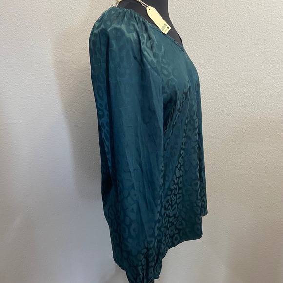 JODIFL Women's Large Leopard Print Blouse Top Long Sleeve V Neck Emerald NEW - Picture 2 of 9
